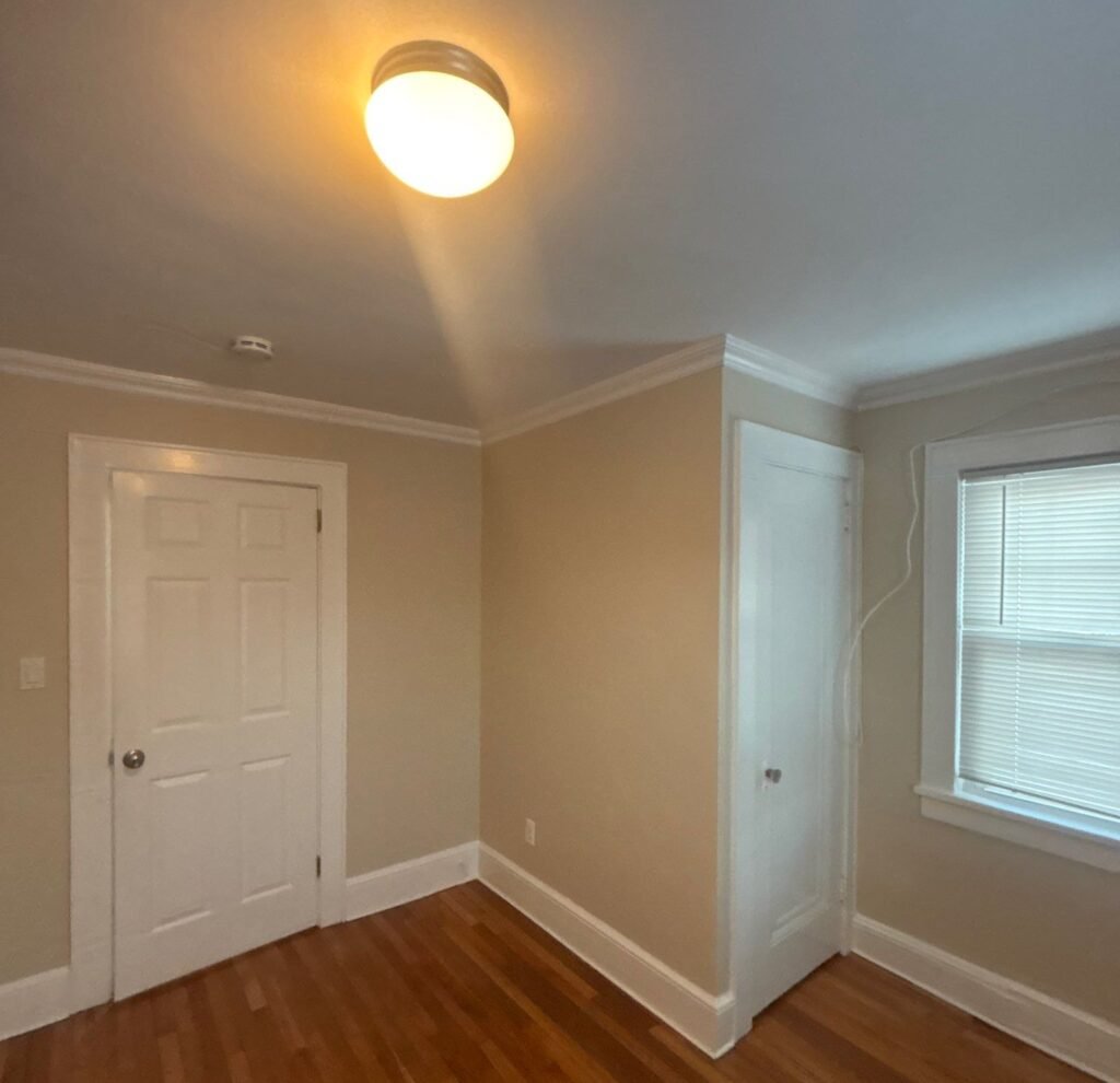 Should your ceiling be the same color as walls